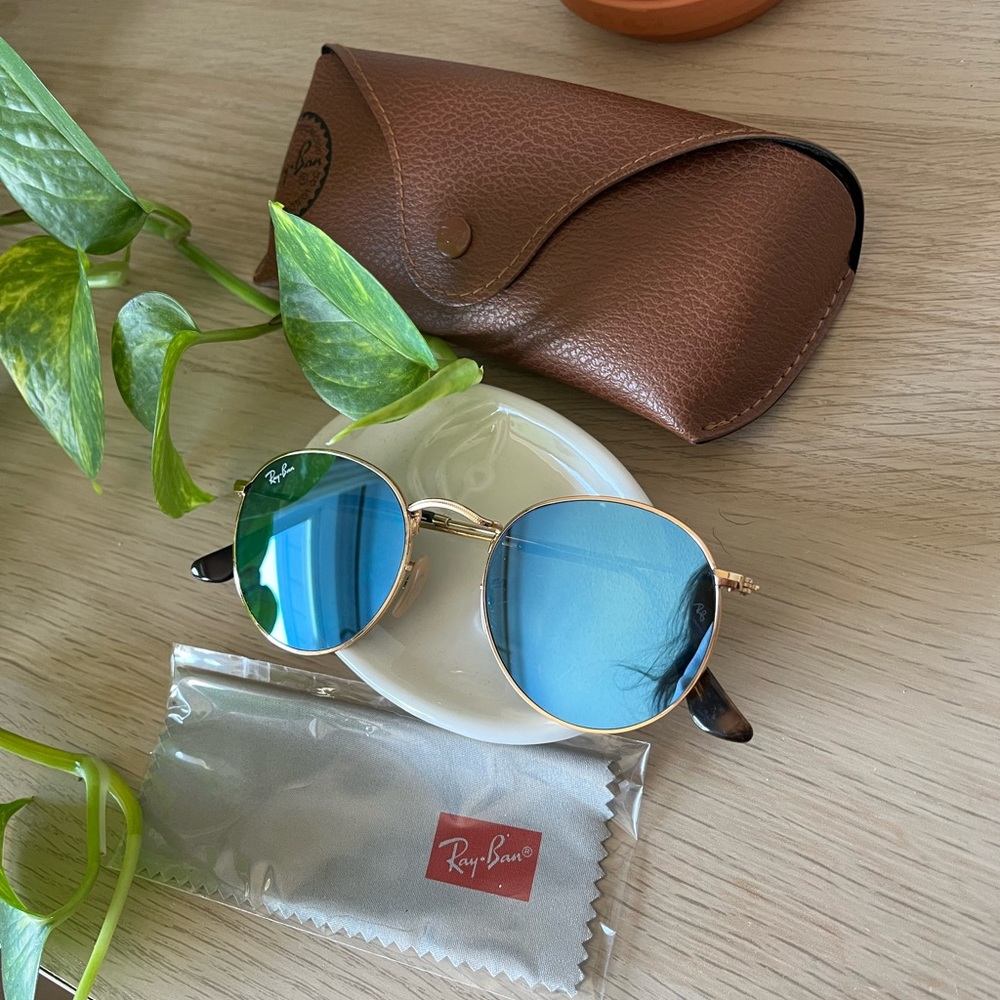 Ray-Ban Gold Sunglasses with Mirror Sky Blue Lenses